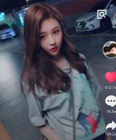 吃瓜爆料抖音网红电梯女,揭秘电梯女生吃瓜爆料背后的真相” 第1张 吃瓜爆料抖音网红电梯女,揭秘电梯女生吃瓜爆料背后的真相” 第1张